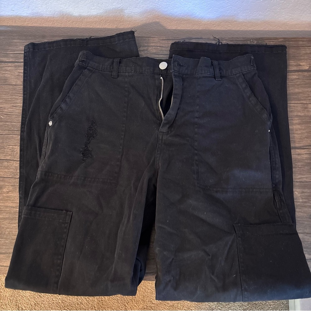 Black distressed pants size medium